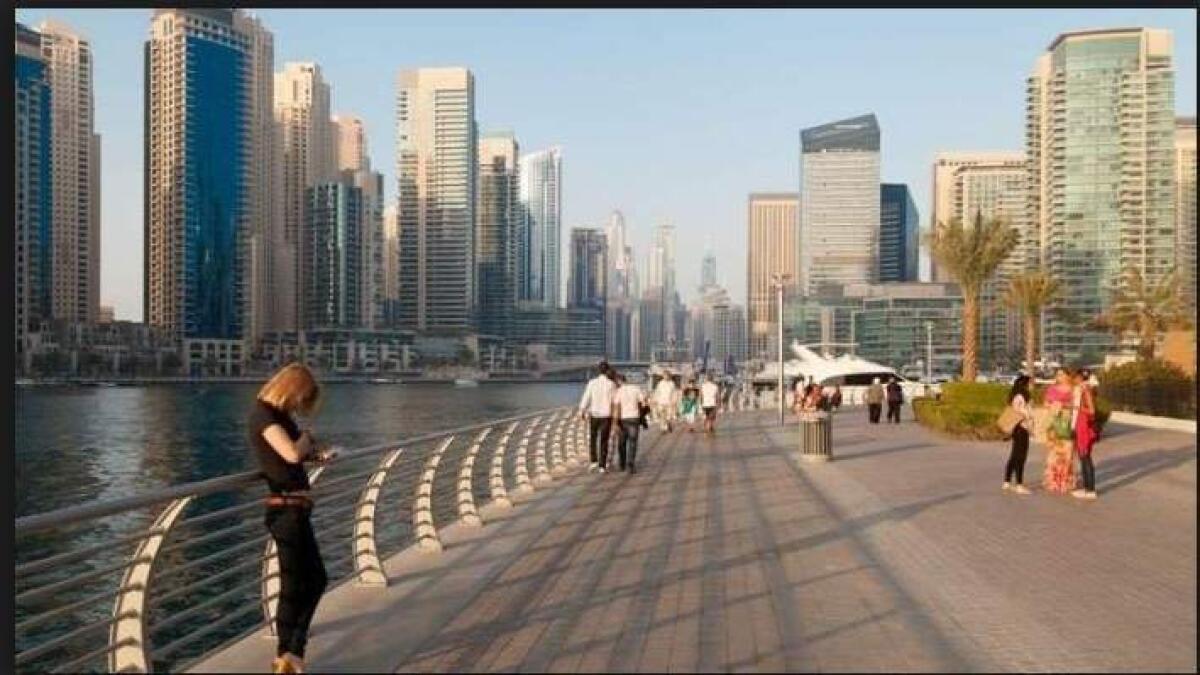 UAE Weather: Residents can expect high temperature, blowing dust