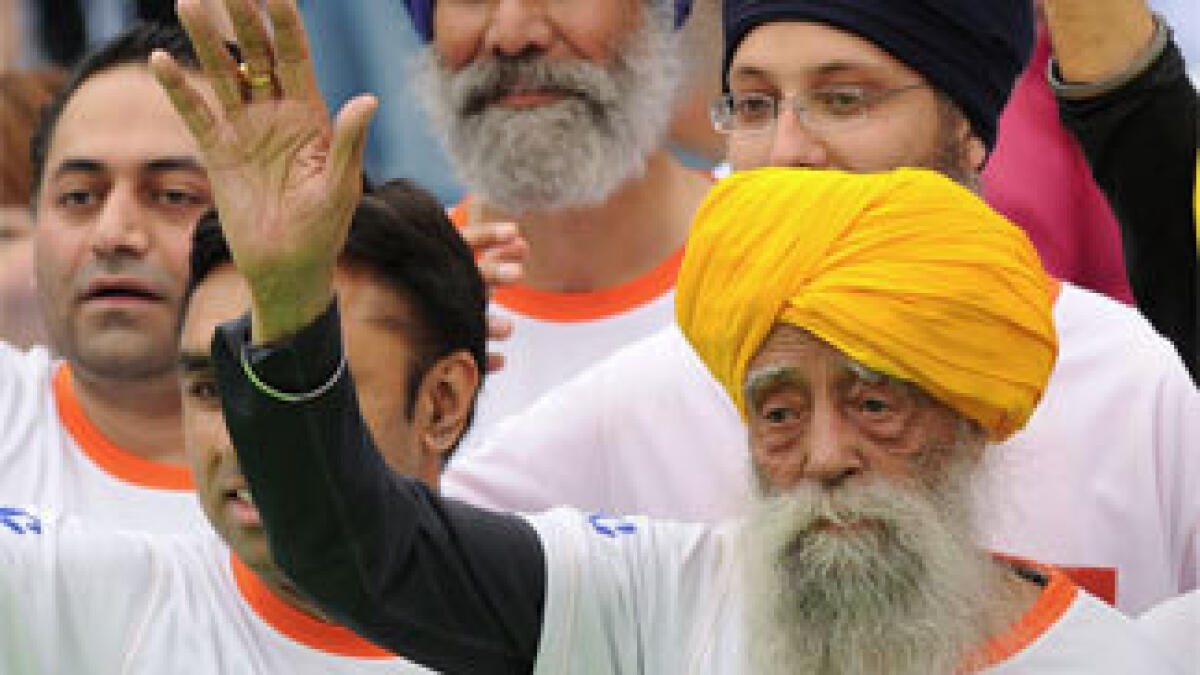 101-year-old marathon runner shines at last race