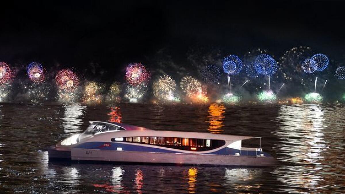 Now, enjoy Dubai New Years Eve fireworks out at sea
