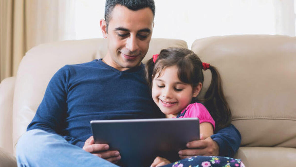 Should parents monitors childrens online activities?