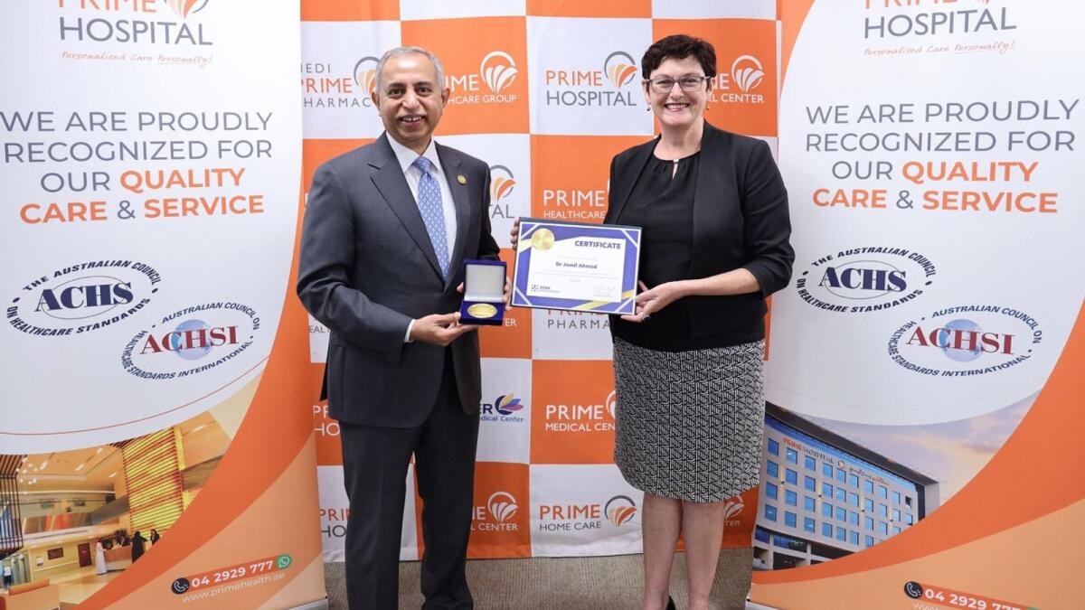 Dr Jamil Ahmed, MD, Prime Healthcare Group, receives the ACHSI medal from Dr Karen Luxford, CEO of ACHS and ACHS International, Australia