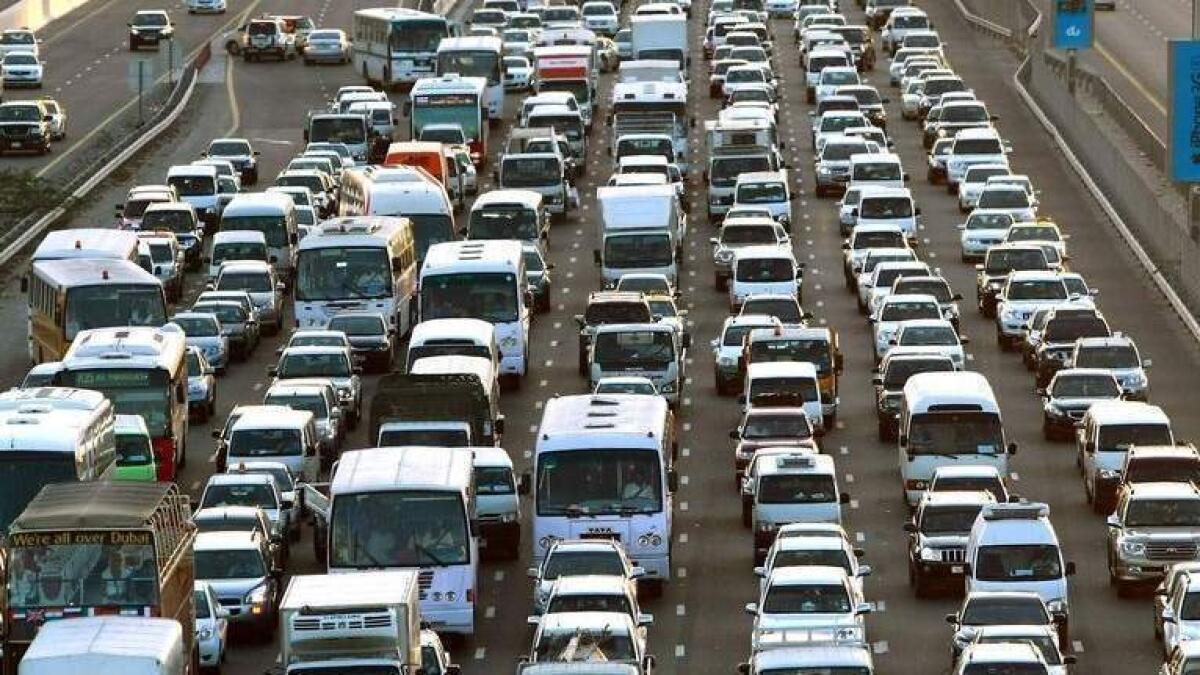 Accidents, traffic jams clog Dubai roads 