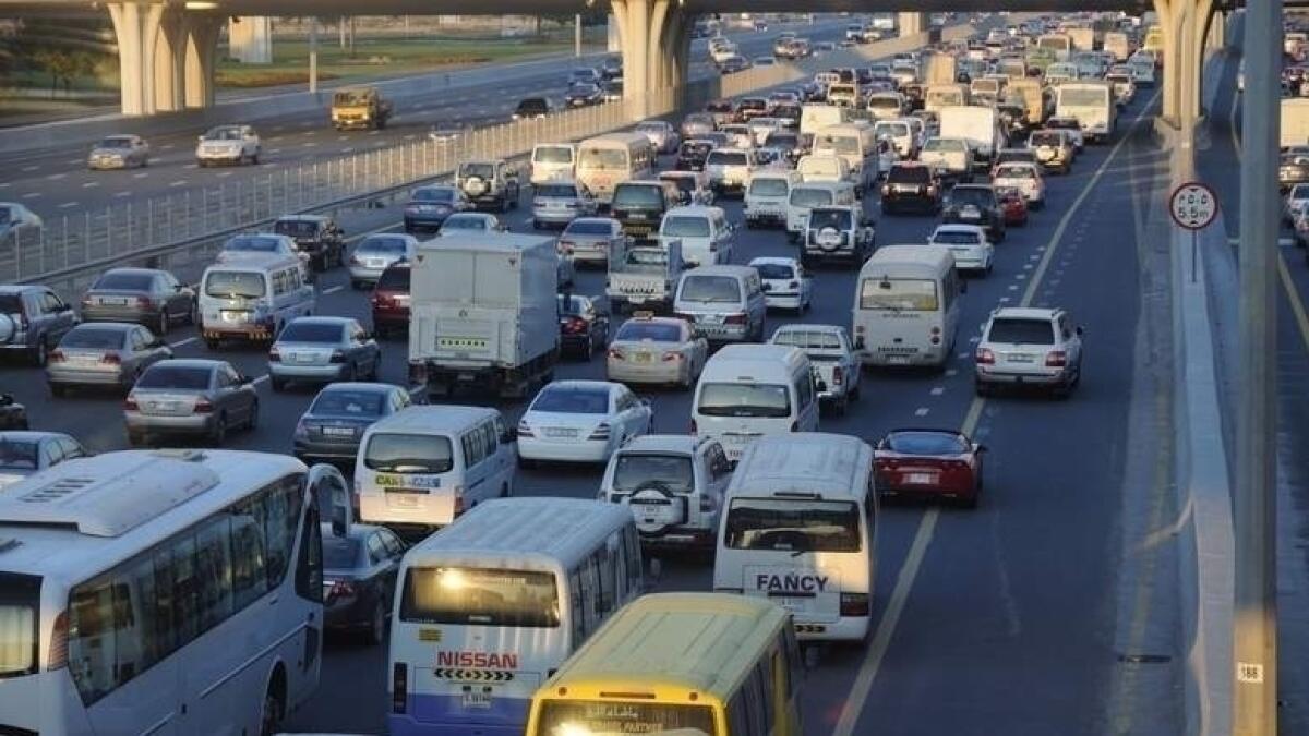 Huge tailbacks on Dubai-Sharjah roads