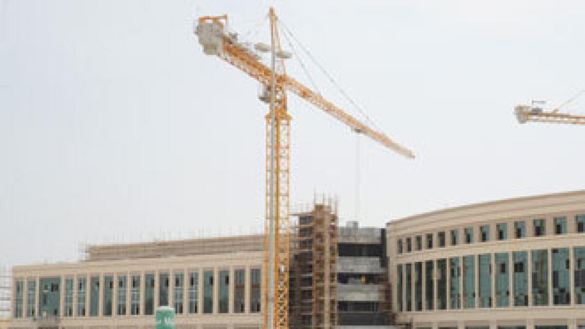Construction of Abu Dhabis NMC hospital on track to open in 2015