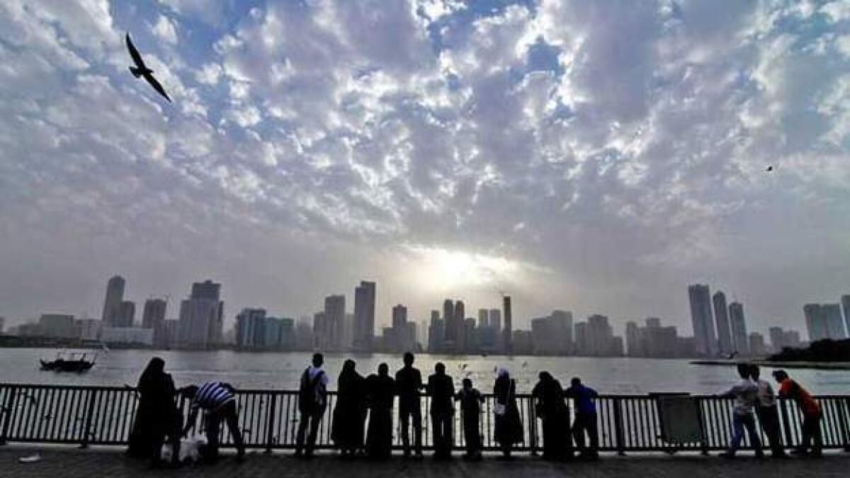 Cloudy weekend in UAE with light rains