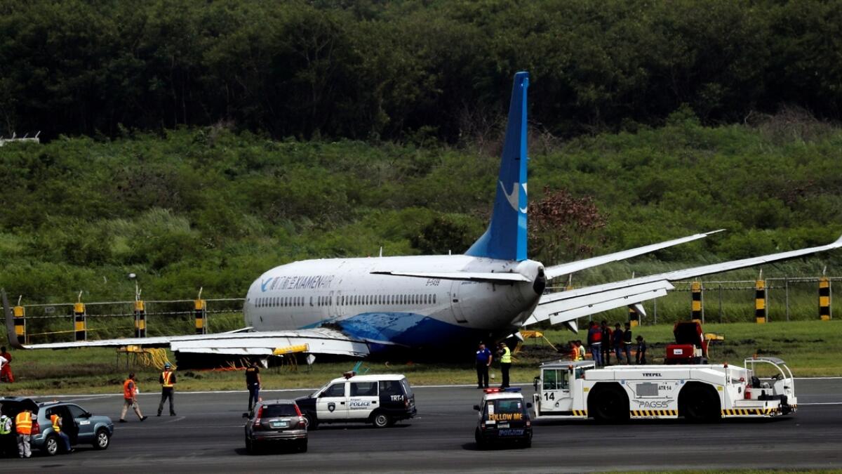 Video: Plane crash lands, engine tears off in Manila