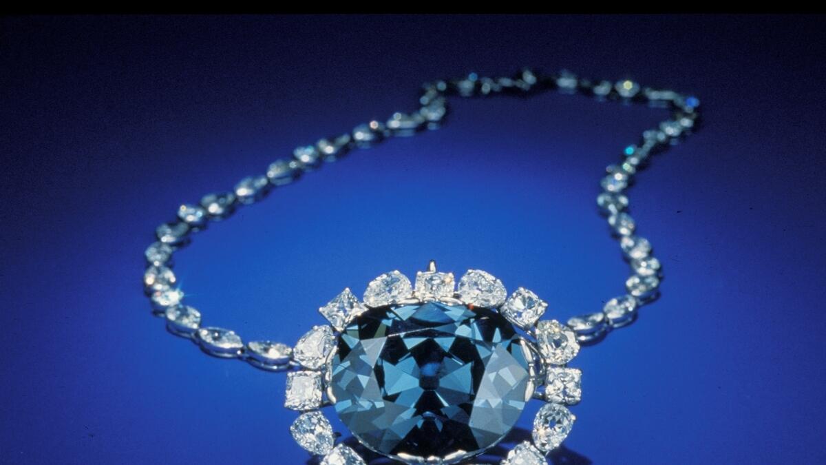 Rare blue diamonds origins revealed in their flaws
