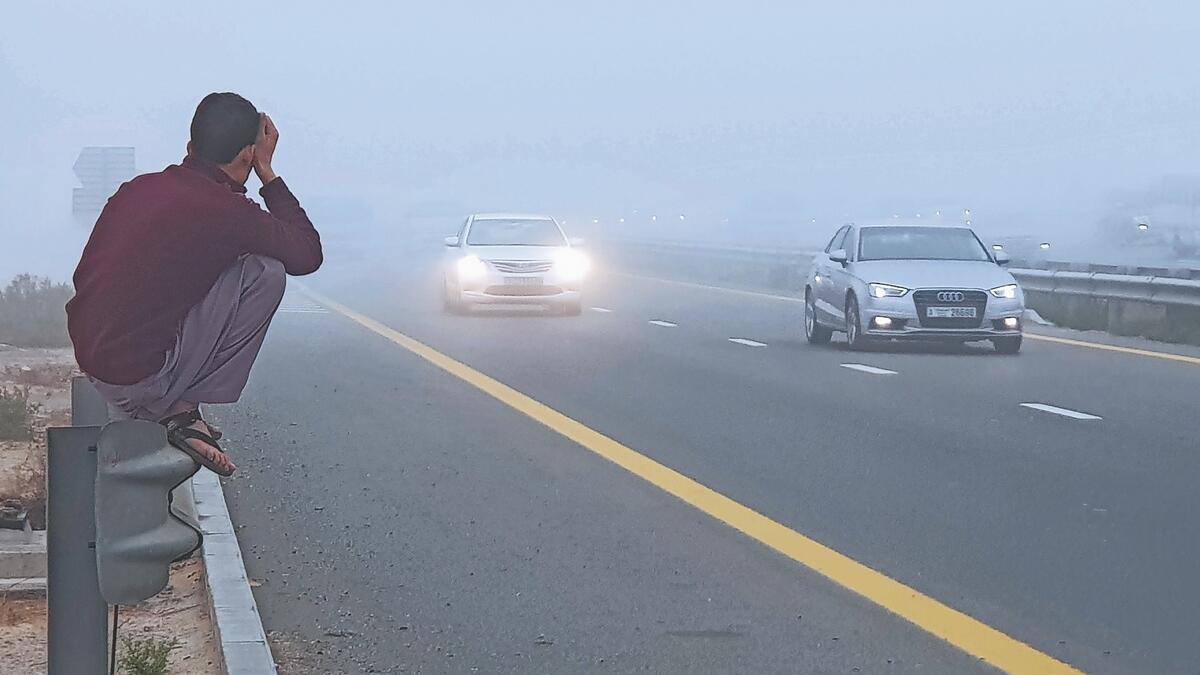 1 killed, 10 injured in fog-related accidents