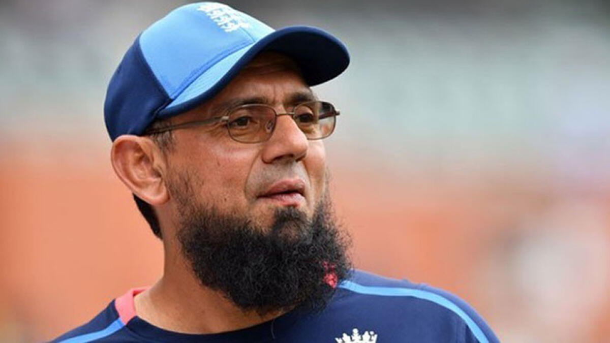 Saqlain Mushtaq has hit out at the Indian cricket board for not treating Dhoni the right way.