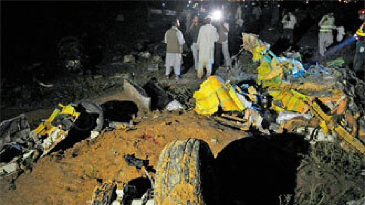 Pak 737 crash kills 130