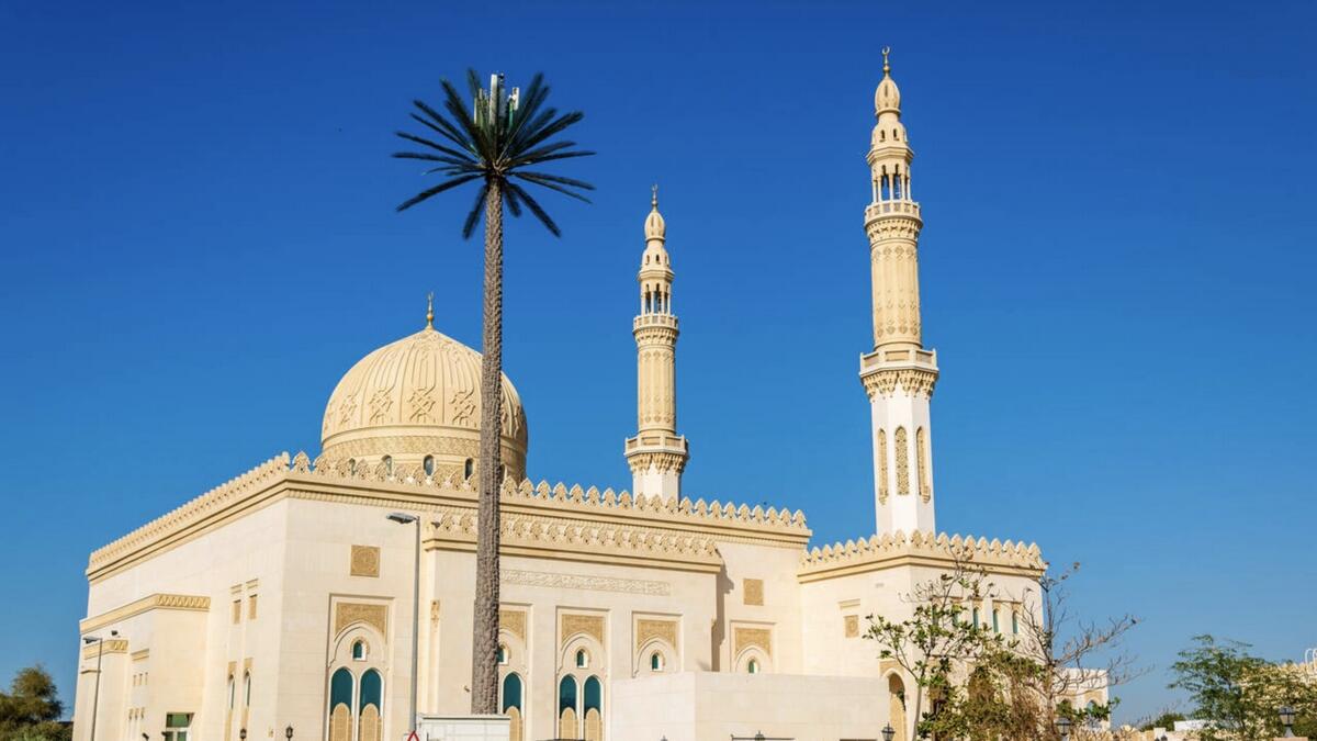 Combating, coronavirus, Covid-19, Dubai, launches, campaign, sterilise, 800 mosques