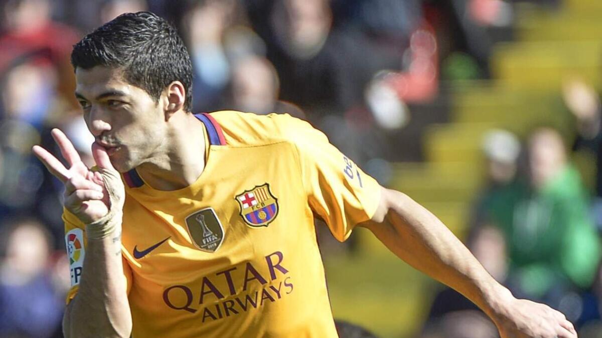 Barca down Levante to equal unbeaten record