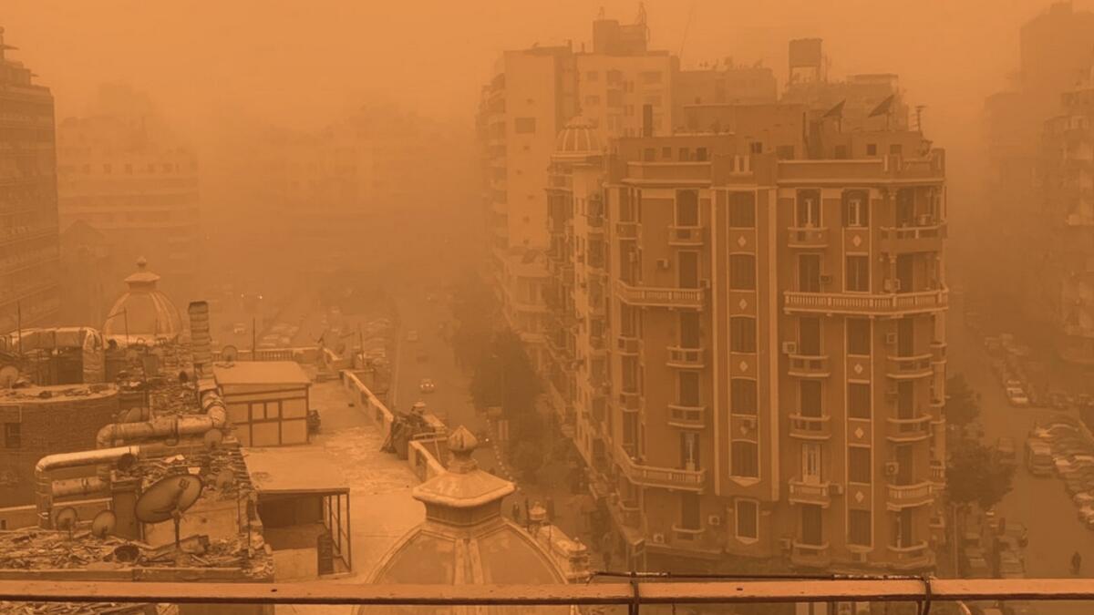 Video: Orange dust clouds engulf Cairo