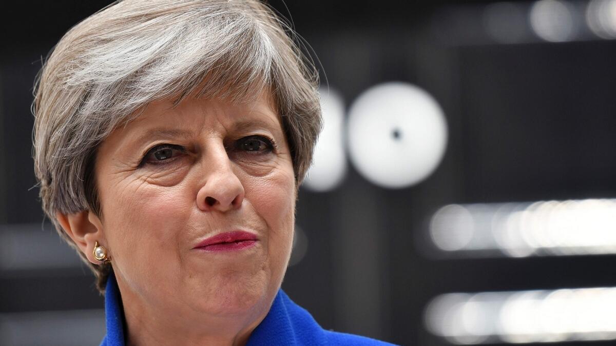 May selects cabinet amid ouster plots