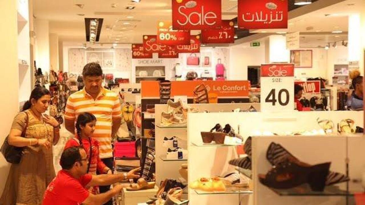 How to report fake discounts during sale in Dubai 