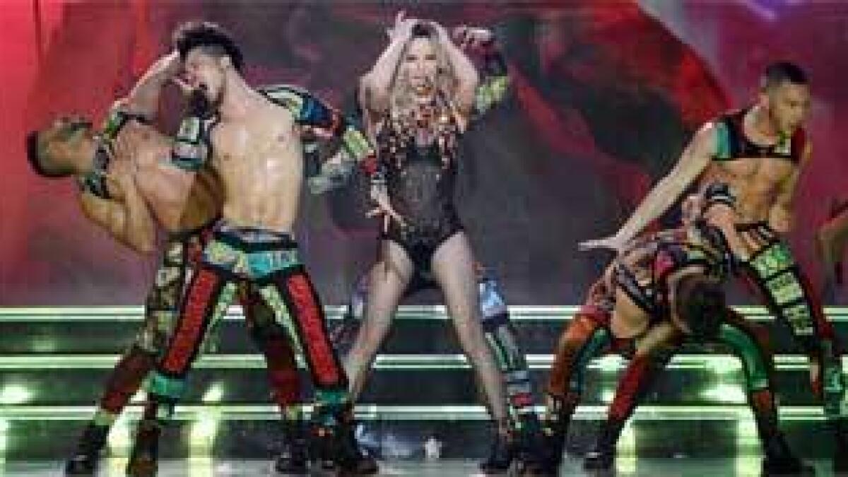 Britney Spears opens to mixed reviews in Vegas