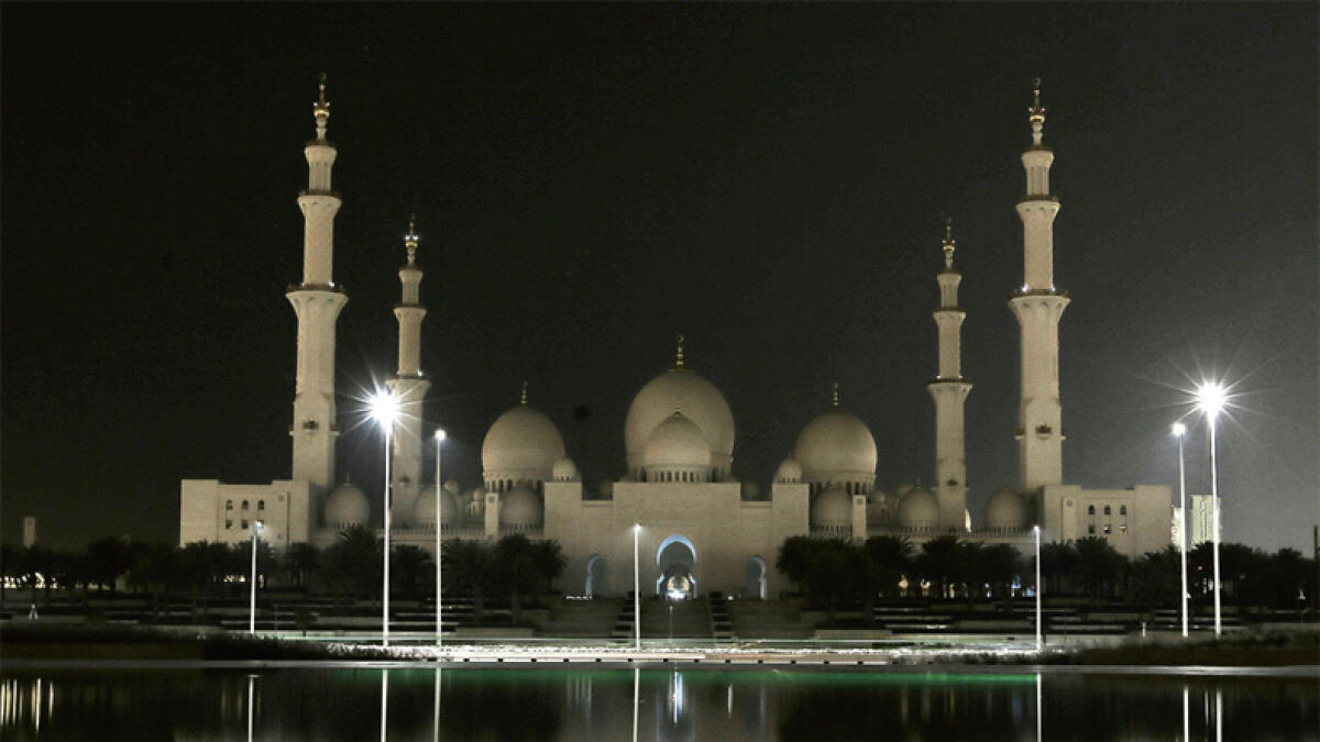 The grand mosque in Abu Dhab joined Earth hour. — Photo by Ryan Lim