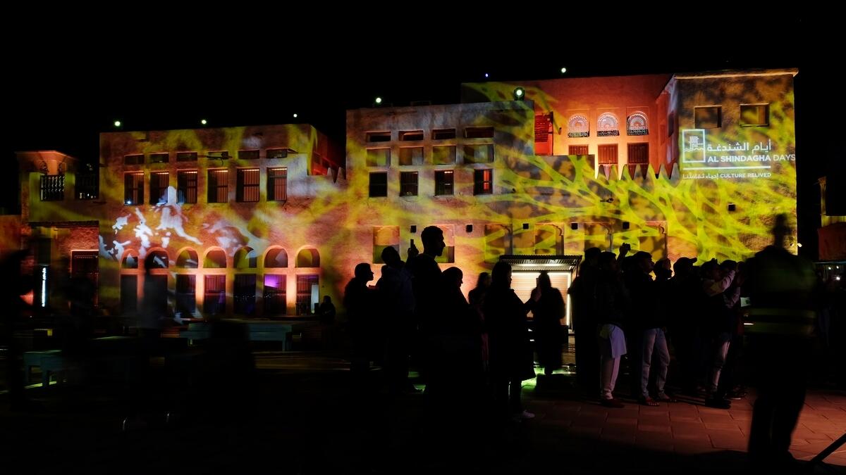 Walk through the Al Shindagha area, which is pulsating with the splendour of Emirati heritage, to revive the legacy and charm of the past through a modern, interactive experience.(Source: www.dubaiculture.gov.ae)