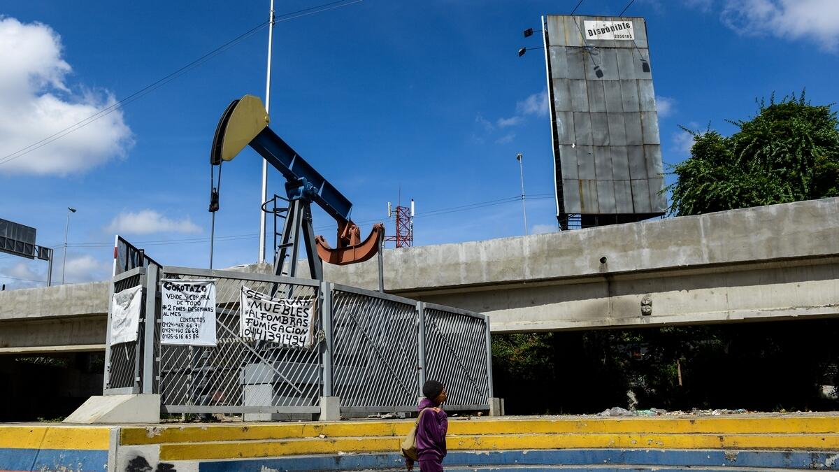 Iran, Venezuela woes to keep oil at $80 in H2