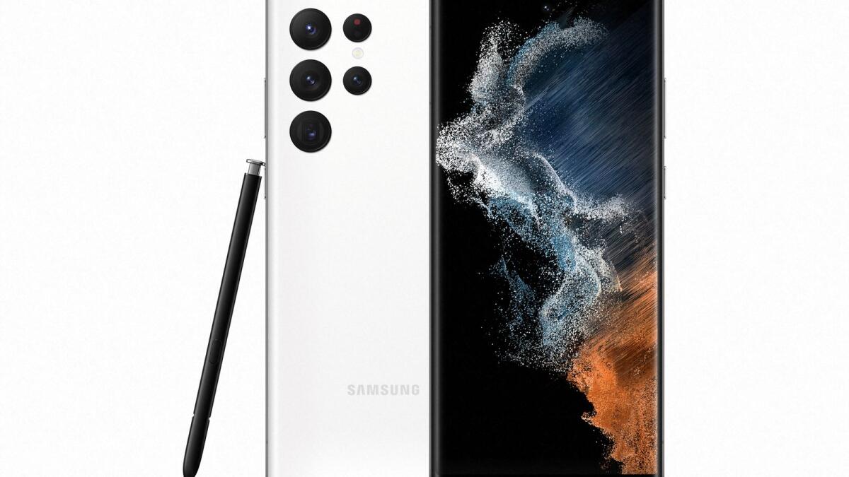 Samsung Galaxy S22 Ultra се предлага за закупуване в Обединените арабски емирства и други ключови пазари по света.