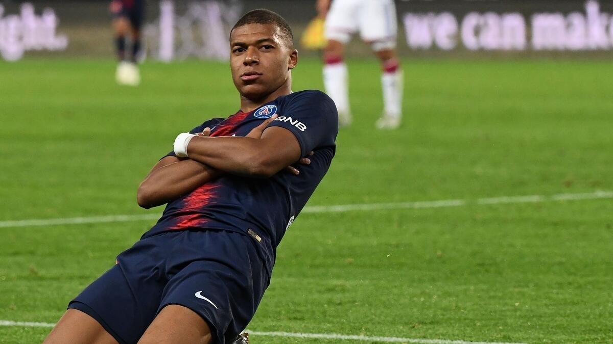 Mbappe scores four in 14 minutes in PSG rout 