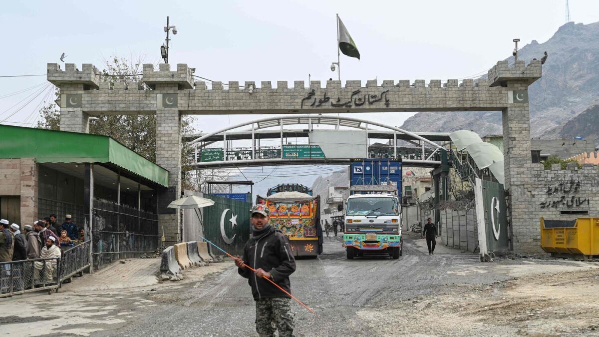 Torkham border crossing is a vital route between Pakistan and Afghanistan. Pakistan has tightened security at the border crossings with Afghanistan after a wave of attacks carried out by the Pakistani Taliban. — AFP file