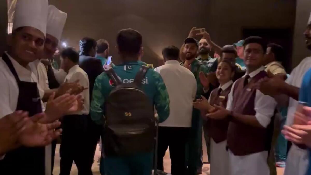 BEKIJK: Pakistaanse ploeg wordt warm welkom geheten in hotel na overwinning op Nederland – Nieuws