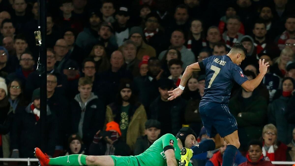 Uniteds Sanchez returns to haunt Arsenal in Cup win
