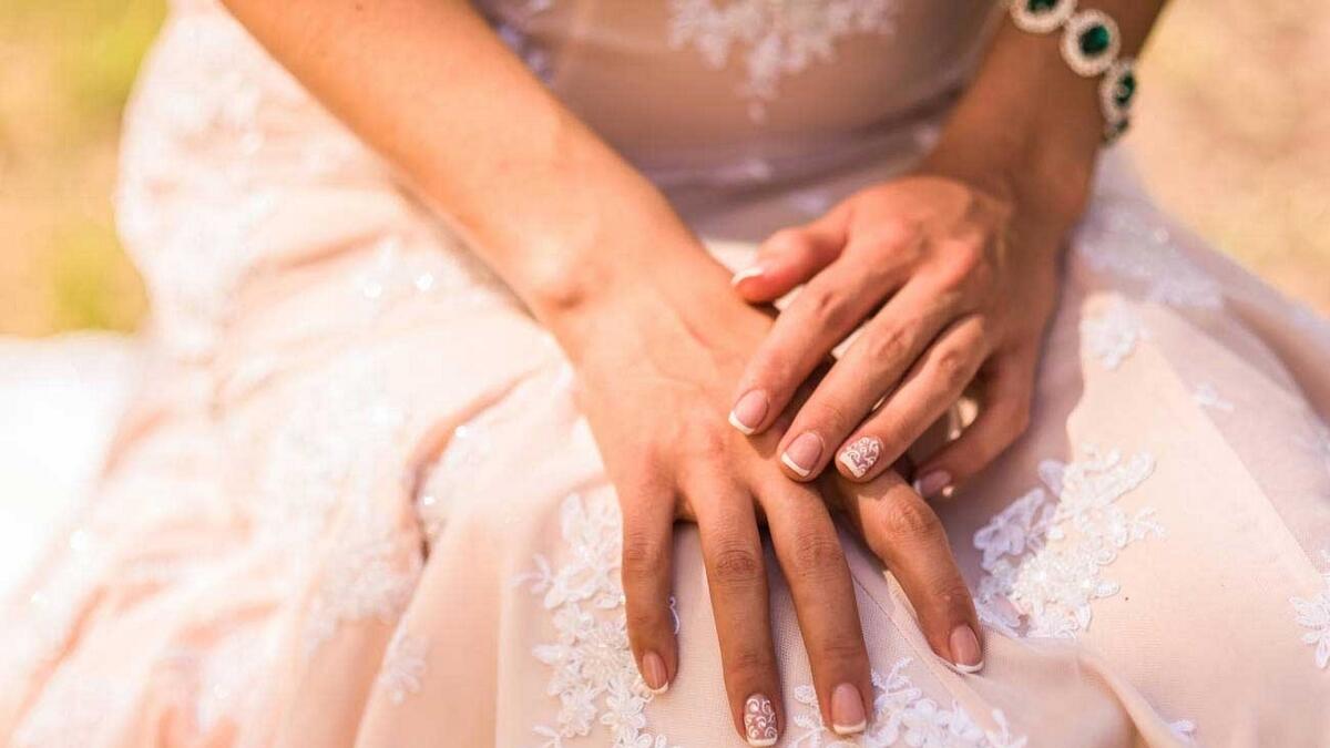 Bride, father, ashes, nails, wedding day, YouTube, 
