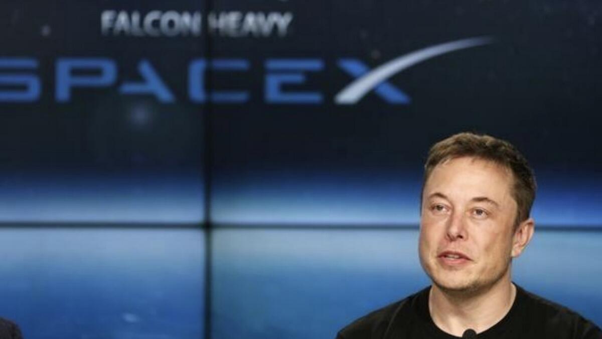 Musk deletes Tesla, SpaceX Facebook pages after Twitter challenge
