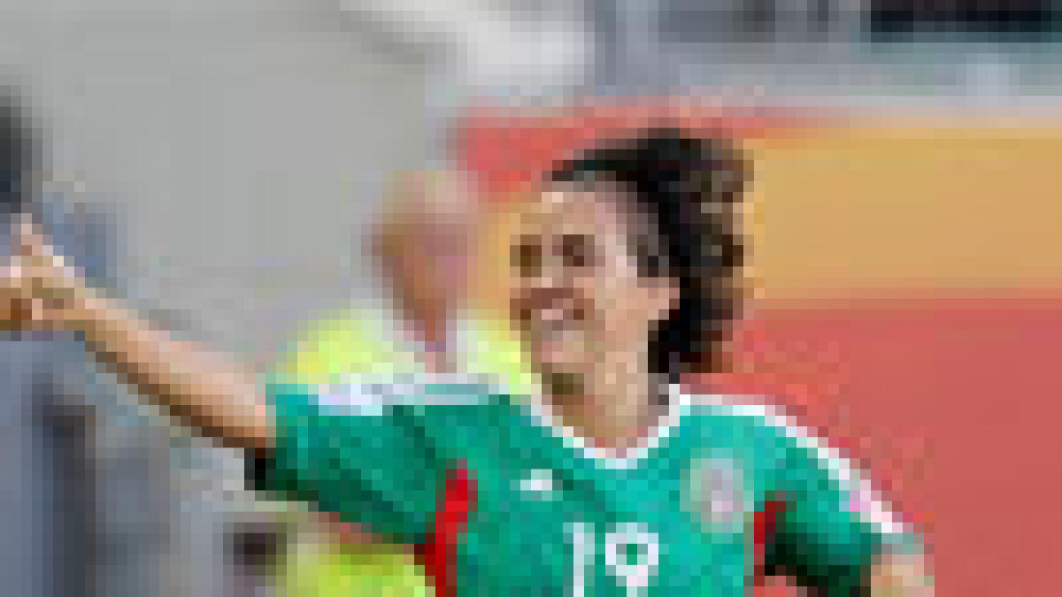 Mexico holds England to 1-1 draw at World Cup