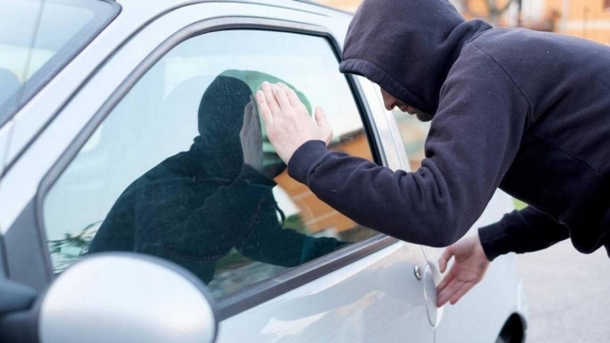 stole car, uae, escaping, thieves, claim, escaping from thieves, car robber