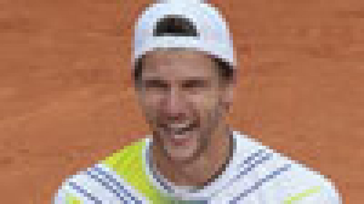 Ferrer falls to Melzer at French Open