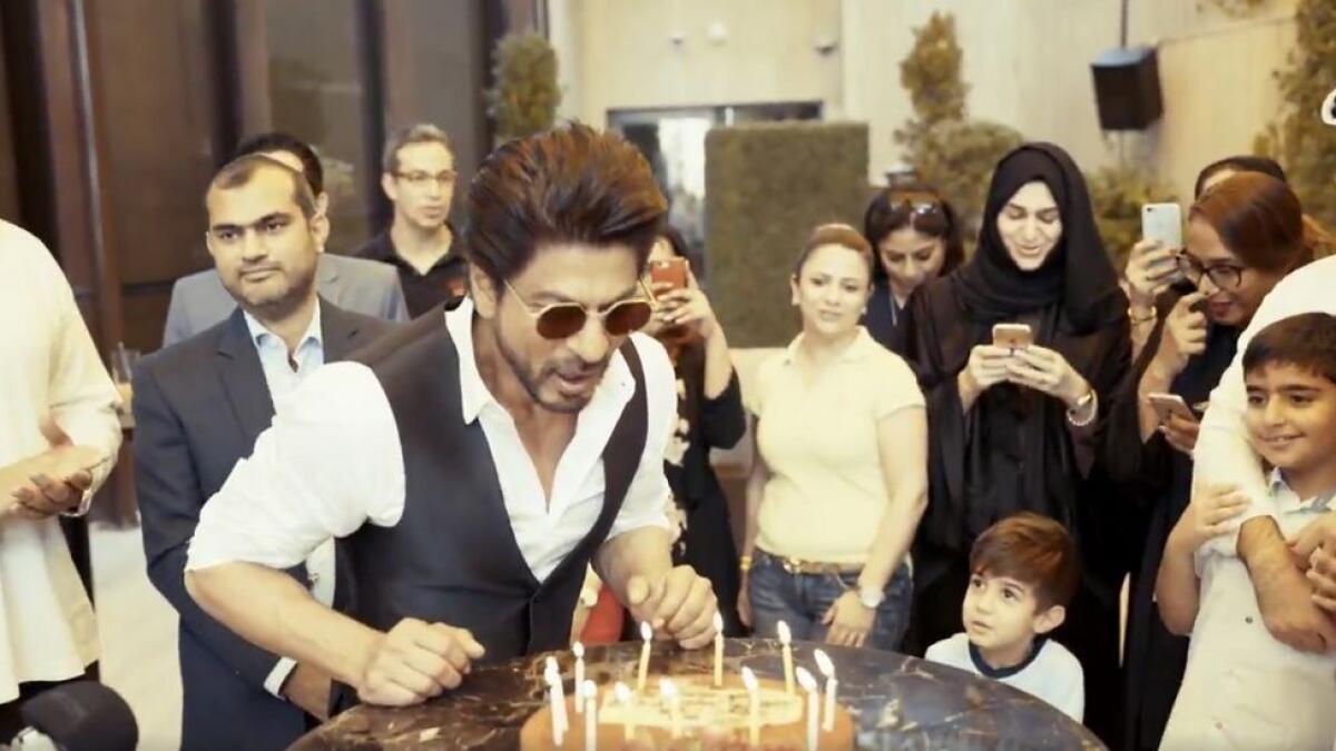 WATCH: Shah Rukh Khans Dubai birthday bash!