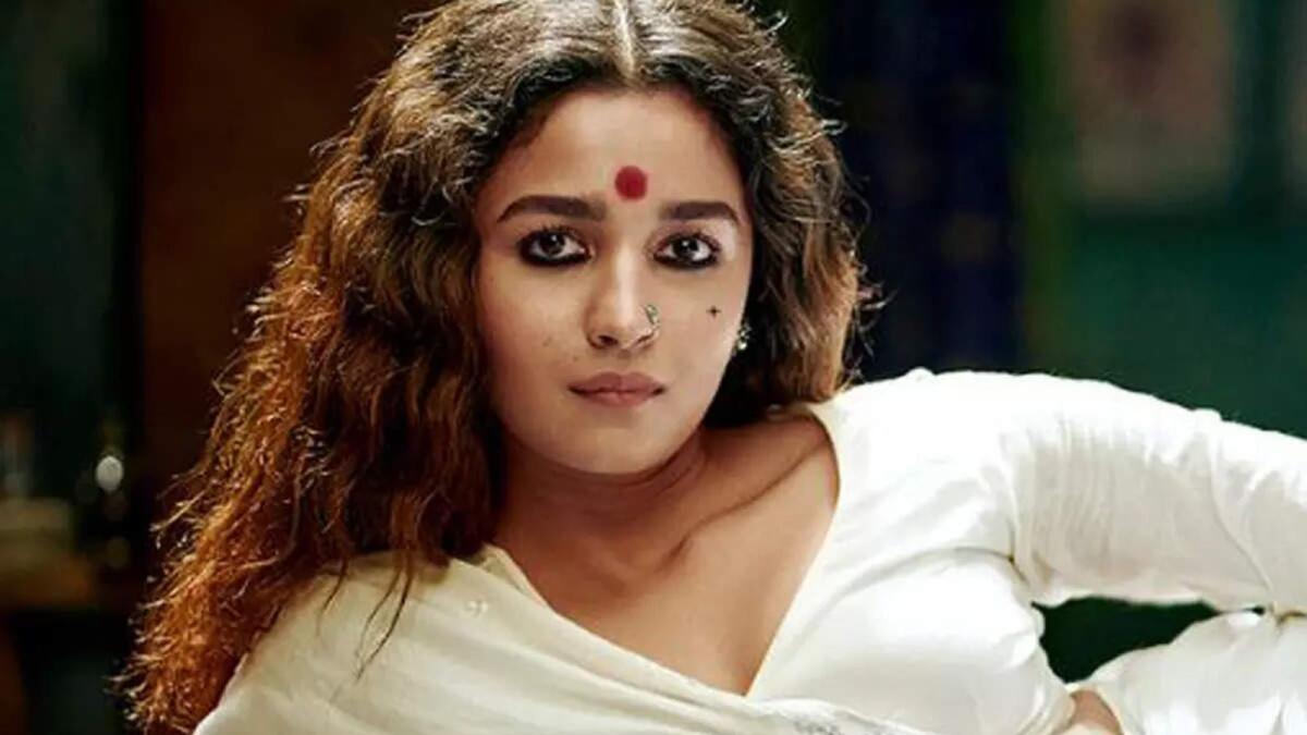 Alia Bhatt in 'Gangubai Kathiawadi'