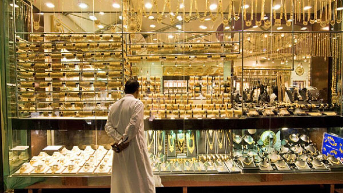 Dubai gold price slips further from yesterdays Dh151 for 24k