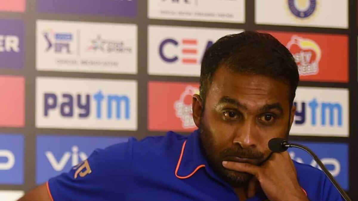 Mahela Jayawardene  says players are executing their roles well in the middle