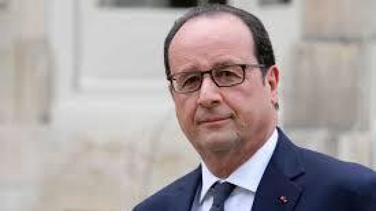 France sets up crisis unit led by Hollande on EgyptAir flight