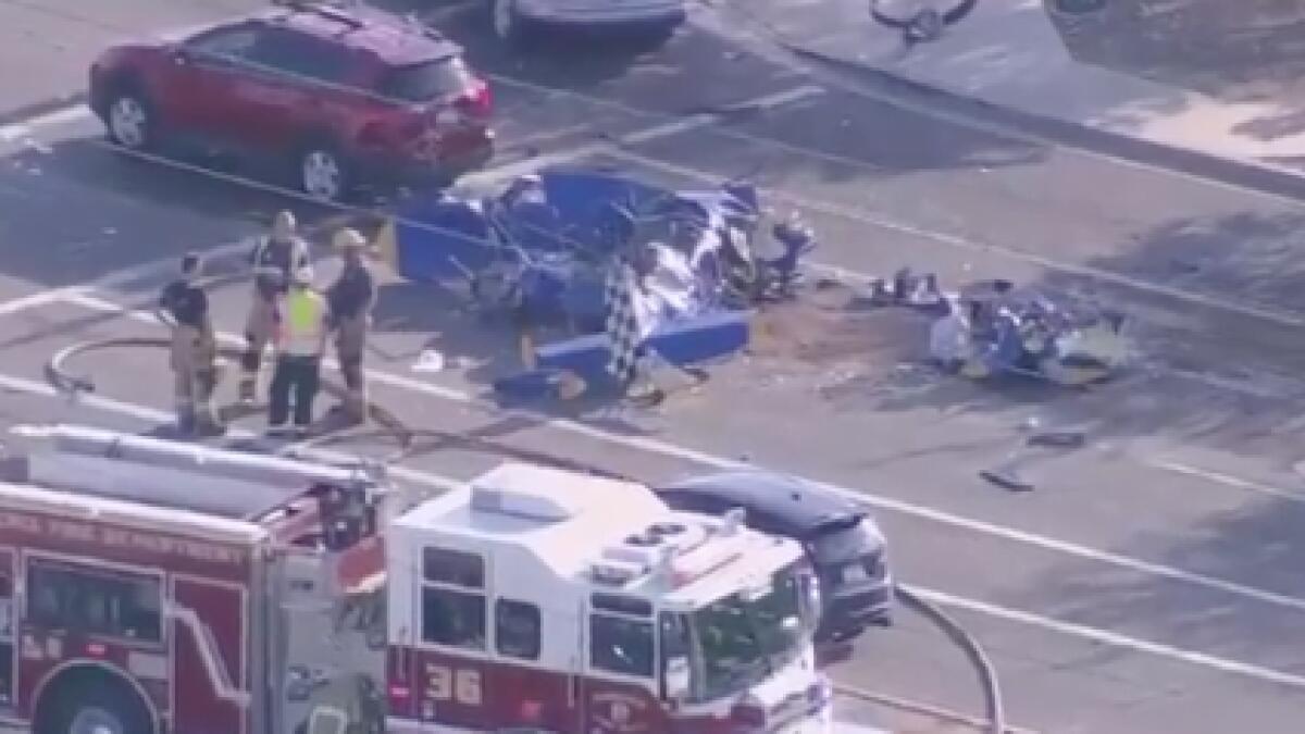 Video: Plane crashes on Phoenix street during rush hour