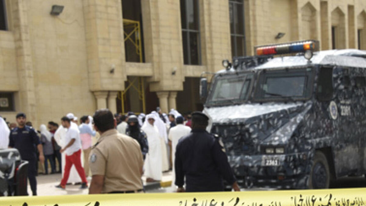 Kuwait detains suspects in mosque bombing: Source
