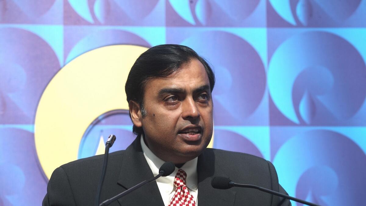 Jio to acquire wireless assets of RCom
