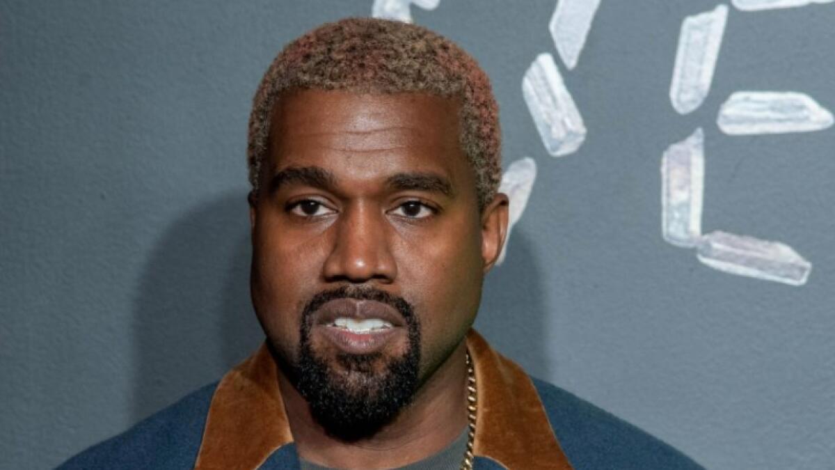 Video: Kanye West caught stealing jewellery from fashion show