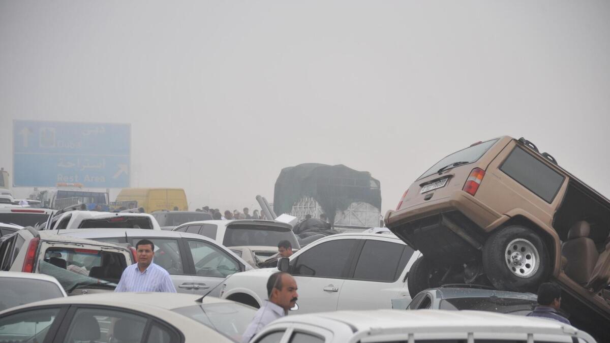 136 road accidents in Dubai on a foggy day