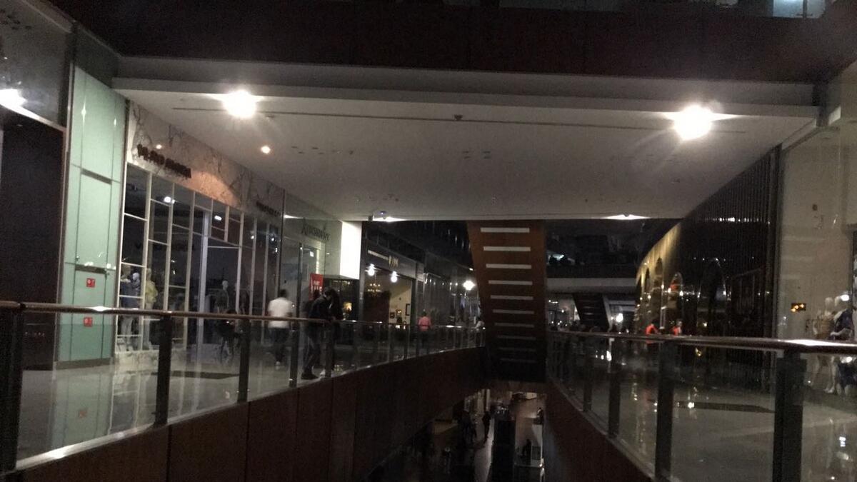 Video: Blackout leaves The Dubai Mall shoppers in dark