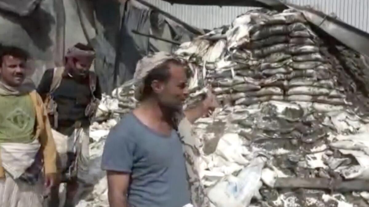 Video: Houthi militias destroy relief supply depots in Yemens Hodeidah