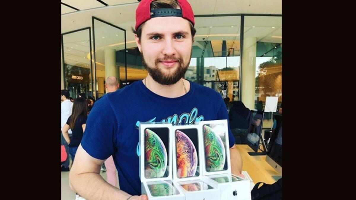 Man flies from Russia to Dubai to buy six iPhone XS a week early