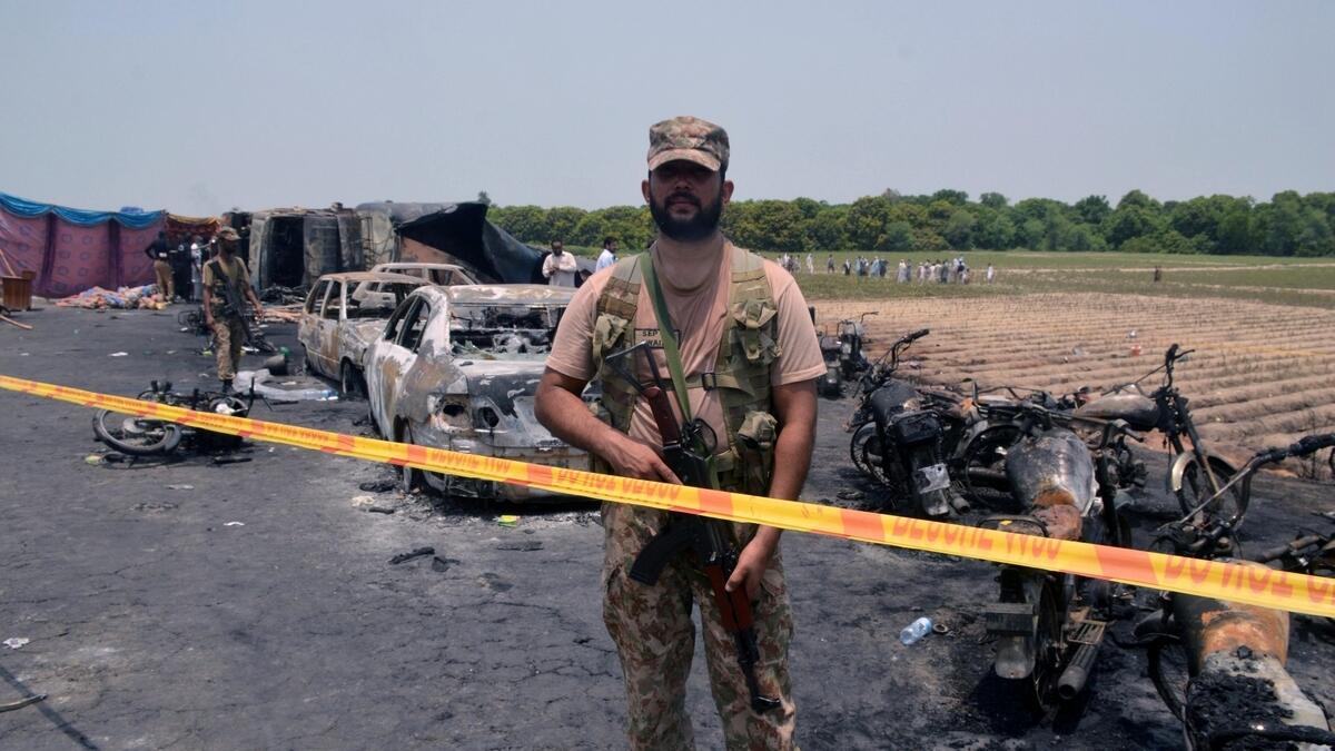 Oil truck explosion kills 148 people in Pakistan