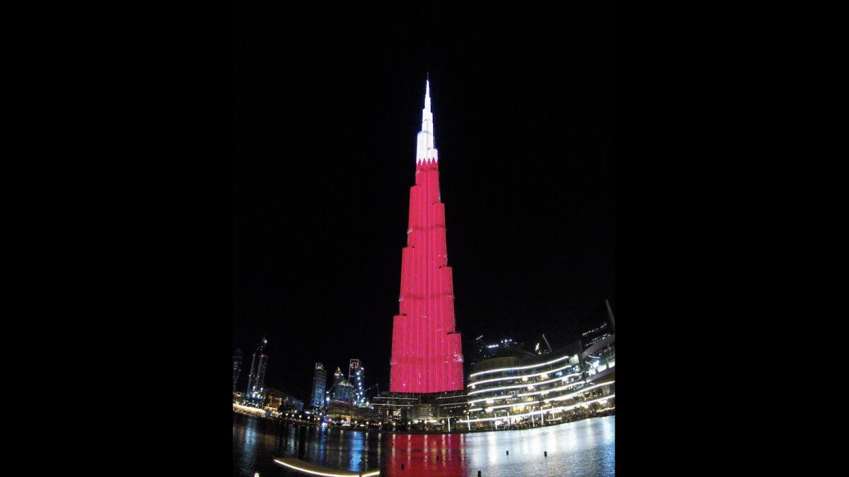 Burj Khalifa lit up with the Bahraini flag in 2018. — Photo: Dubai Media Office/Twitter