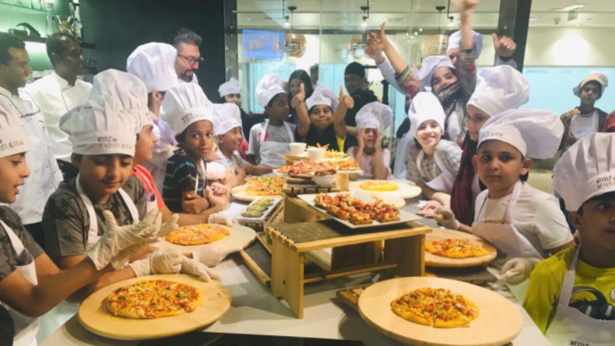 60 kids, chefs whip up healthy meals 