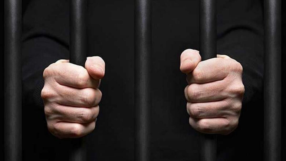 Airport security staff jailed for robbing passenger of Dh4,775 in UAE